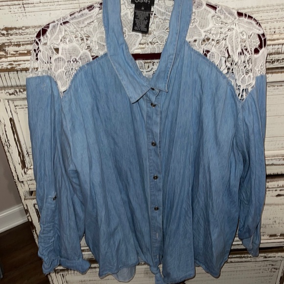 Justify Tops Nwot Justify Blue Jean Button Down With White Lace Around Shoulders And Back 3x